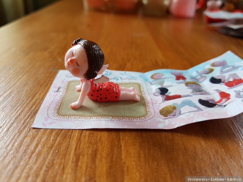 Милая миниатюра из шоколадных яиц с сюрпризом