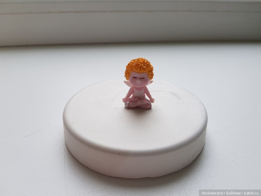 Милая миниатюра из шоколадных яиц с сюрпризом