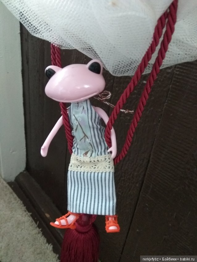 Кое-что из жизни лягушек — Фигурки Studio