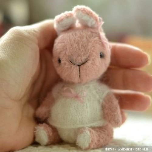 Выкройка миниатюрного зайчика Тедди в подарок от Олеси Гергель