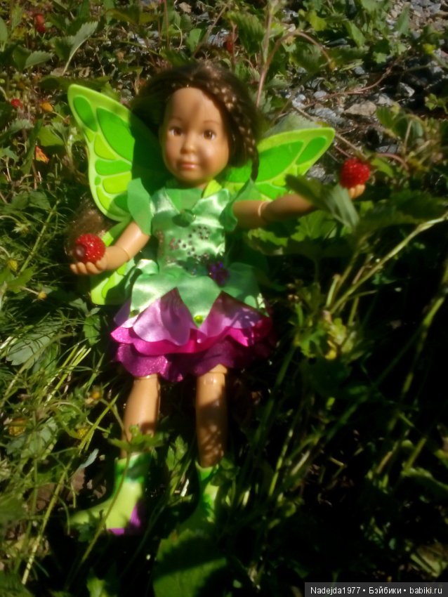 Как наша фея София ягоды собирала и гуляла