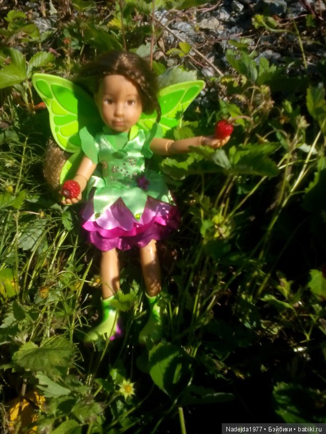 Как наша фея София ягоды собирала и гуляла