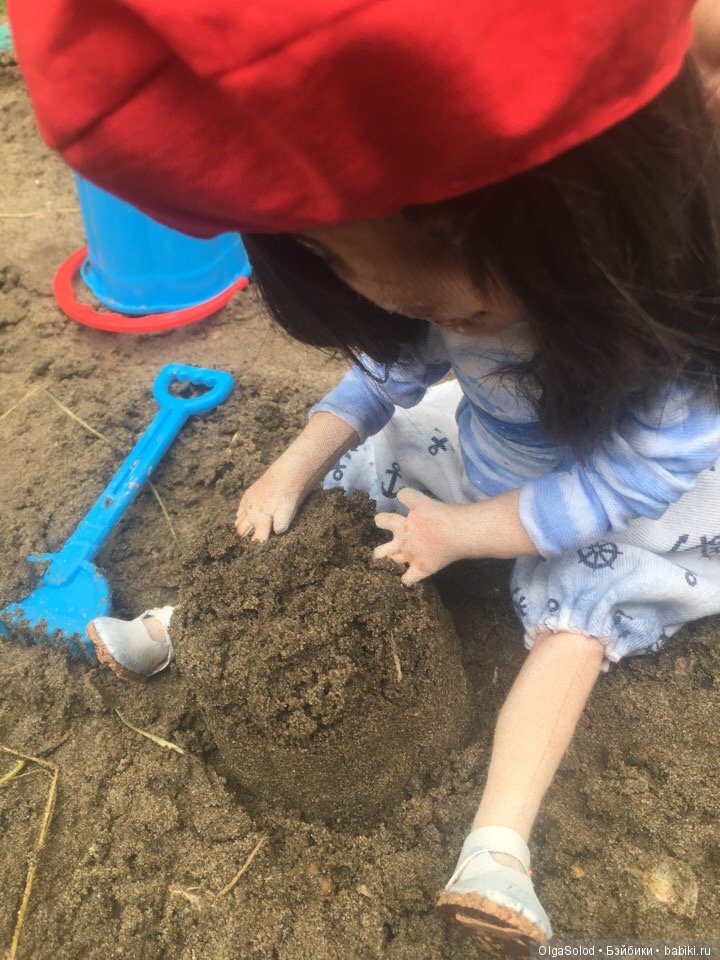 Две девчули и еще одна кукелла (фото 8)