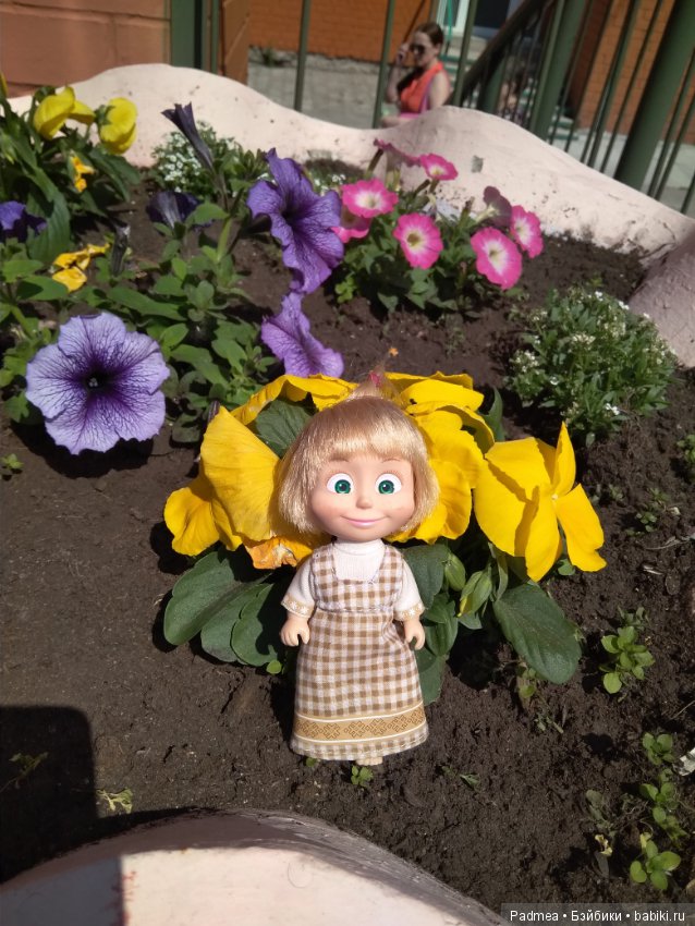 Первая прогулка с куклой, или Машка в зоопарке