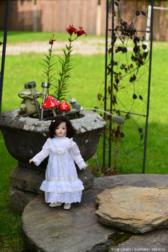 Помогите распознать антикварную красавицу