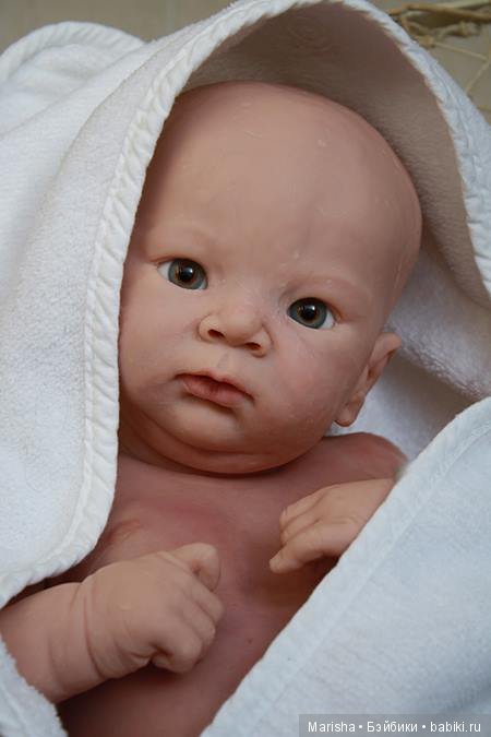 Adrie Stoete лепит новый молдик для куклы реборн (фото 2)