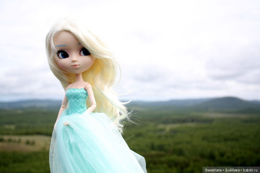 Девочка с голубыми бровями (фото 3)