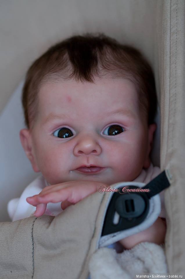 Laura скульптора Adrie Stoete, автор прототипа Silvia Ezquerra