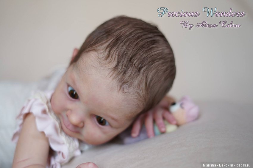 Laura скульптора Adrie Stoete, автор прототипа Alexa Calvo Cabet