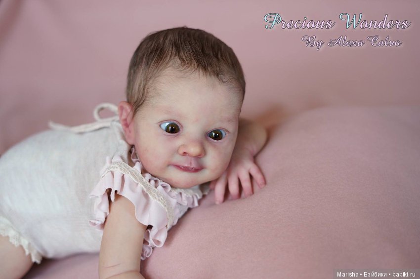 Laura скульптора Adrie Stoete, автор прототипа Alexa Calvo Cabet