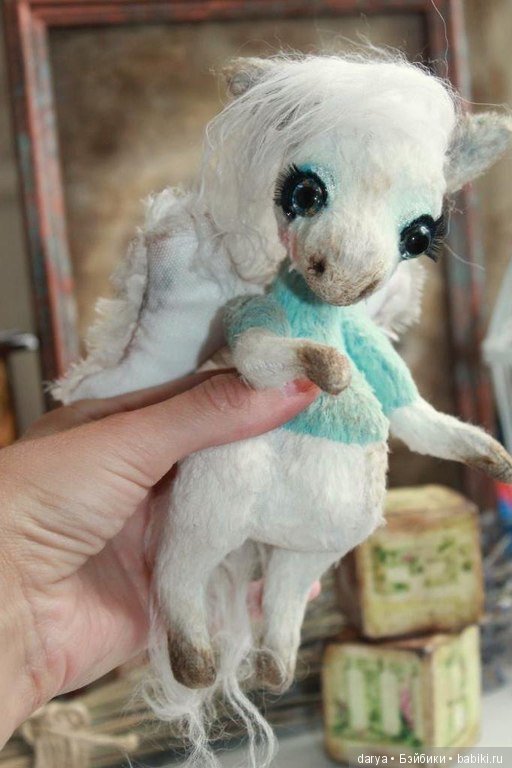 Крылатая лошадка. Автор выкройки игрушки Наталья Сакович