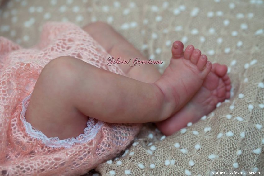 April скульптора Joanna Kazmierczak, автор прототипа Silvia Ezquerra