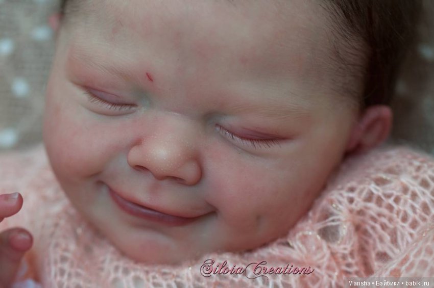 April скульптора Joanna Kazmierczak, автор прототипа Silvia Ezquerra