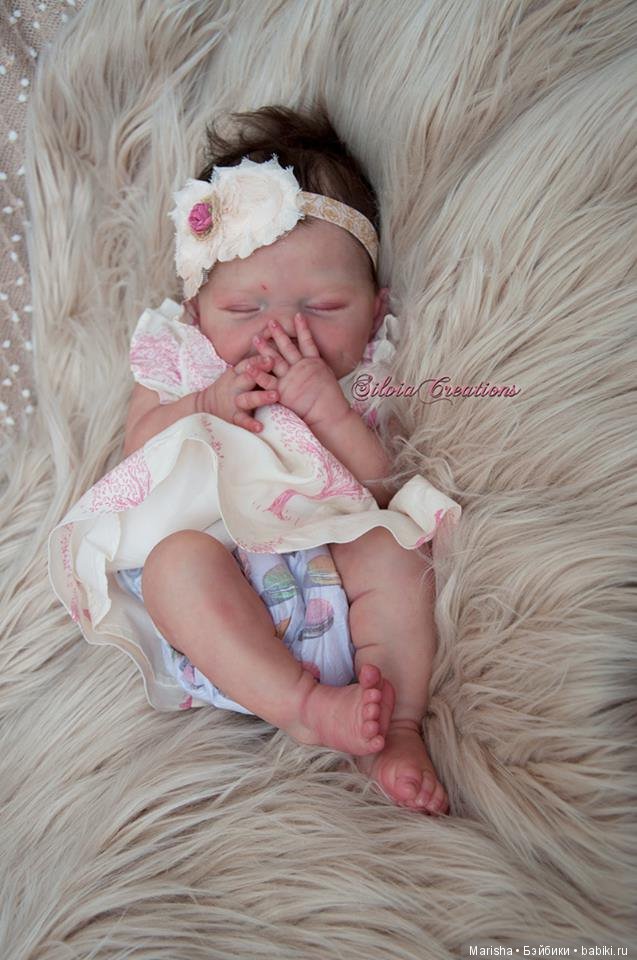 April скульптора Joanna Kazmierczak, автор прототипа Silvia Ezquerra (фото 3)