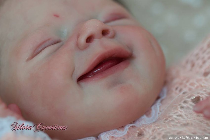 April скульптора Joanna Kazmierczak, автор прототипа Silvia Ezquerra