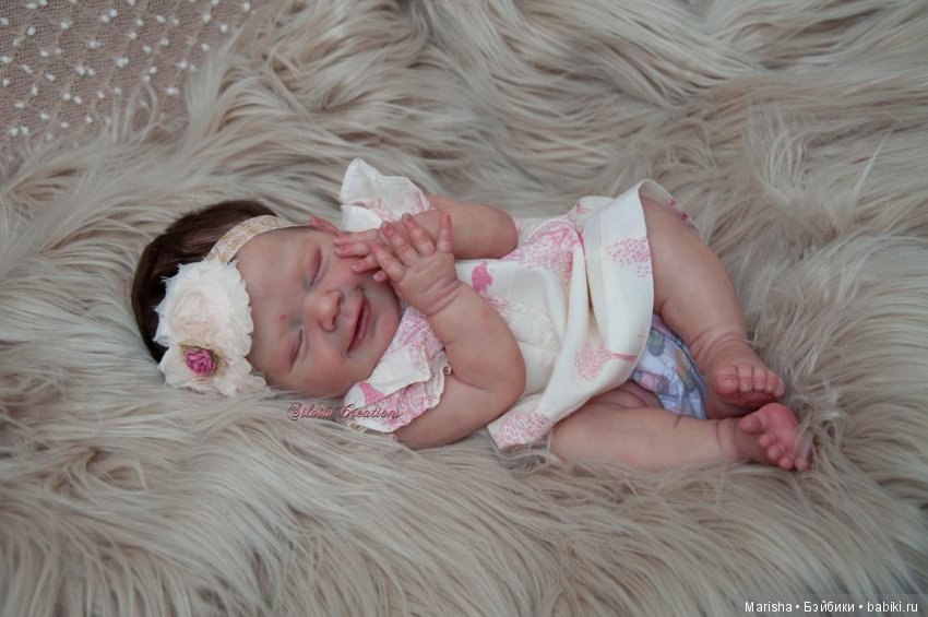 April скульптора Joanna Kazmierczak, автор прототипа Silvia Ezquerra