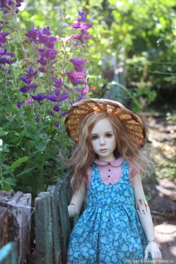 Ах этот сад - цветы, цветы, цветы. Прогулки Робины в саду