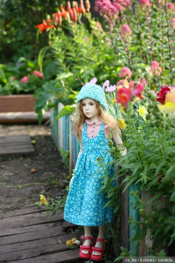 Ах этот сад - цветы, цветы, цветы. Прогулки Робины в саду