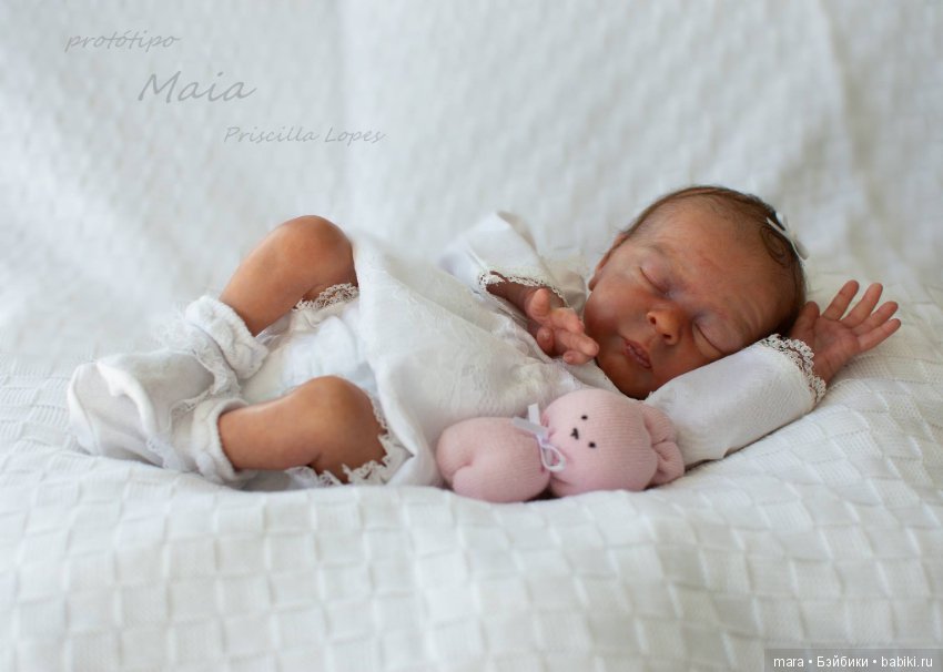 Maia скульптора Priscilla Lopes