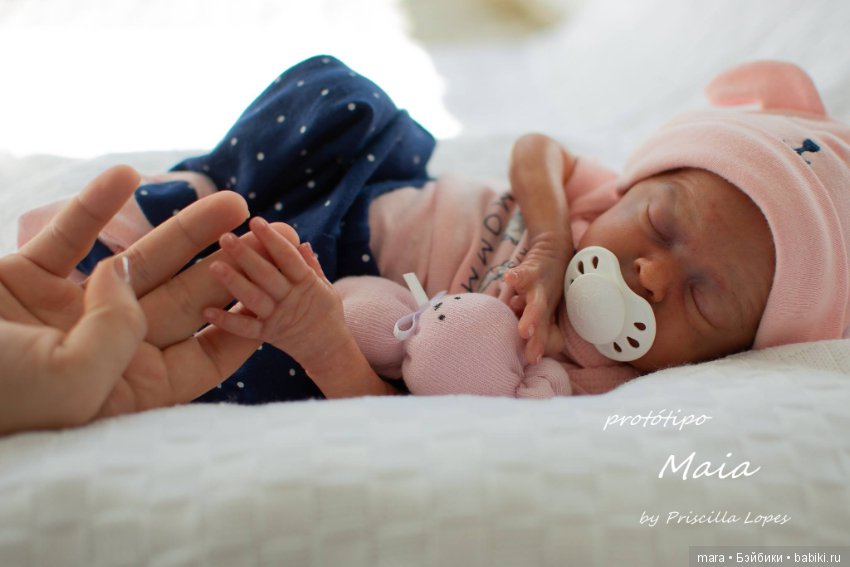 Maia скульптора Priscilla Lopes