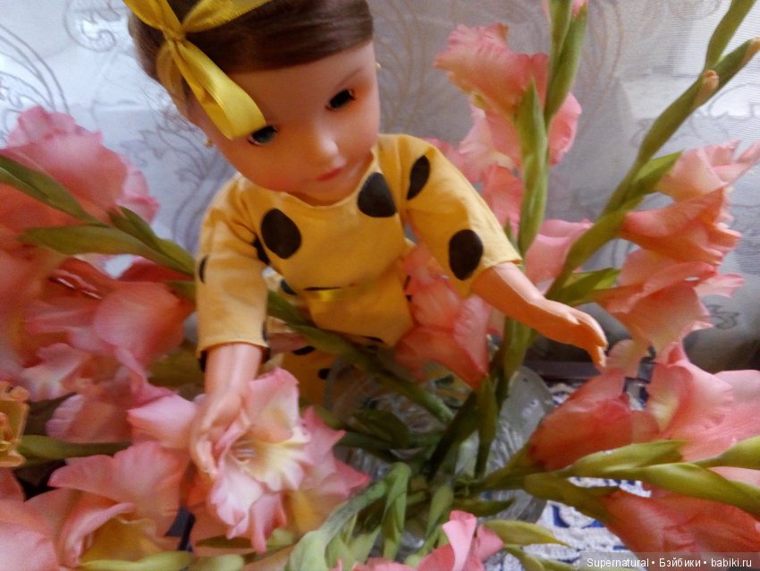 Варвара. Очень нежная, общительная и дружелюбная девчушка))