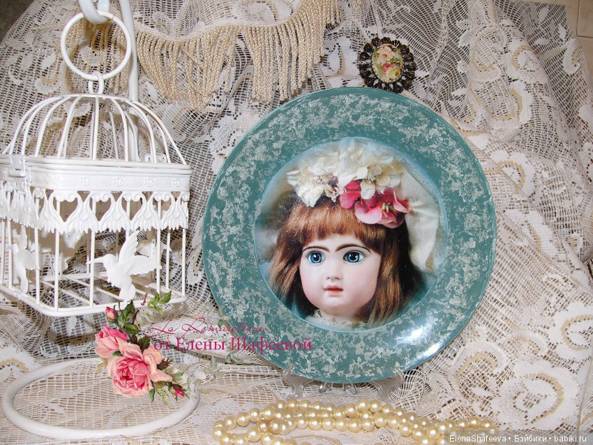 Декоративные тарелки с антикварными куклами. Моя новая работа