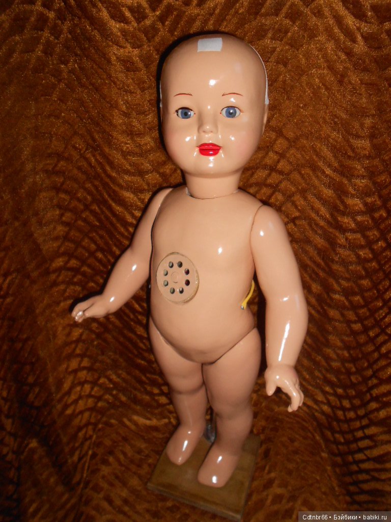 История о коммунальной квартире, таинственной третьей комнате и кукле, о которой мечтала с детства