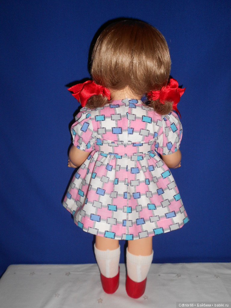 История о коммунальной квартире, таинственной третьей комнате и кукле, о которой мечтала с детства