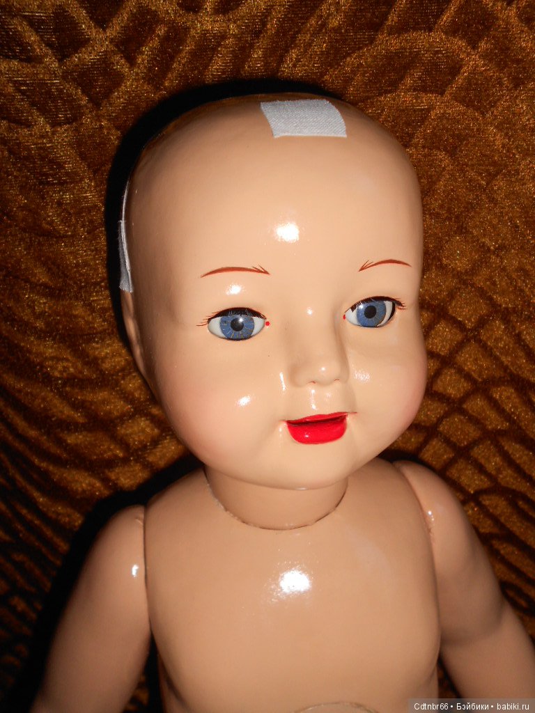 История о коммунальной квартире, таинственной третьей комнате и кукле, о которой мечтала с детства