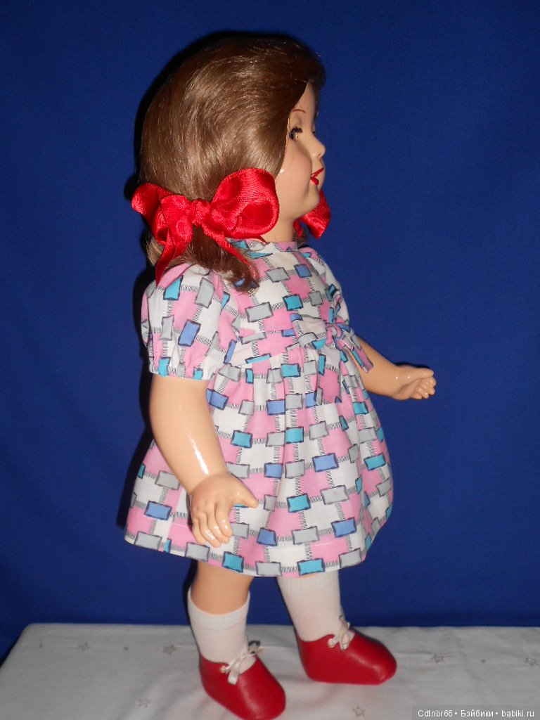 История о коммунальной квартире, таинственной третьей комнате и кукле, о которой мечтала с детства