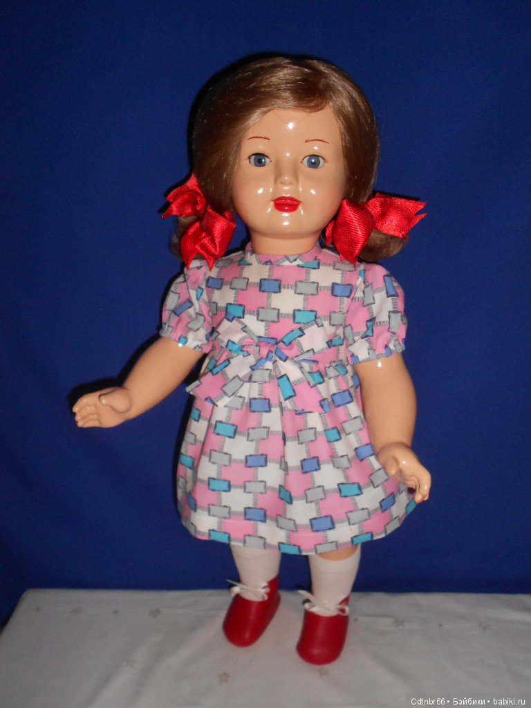 История о коммунальной квартире, таинственной третьей комнате и кукле, о которой мечтала с детства