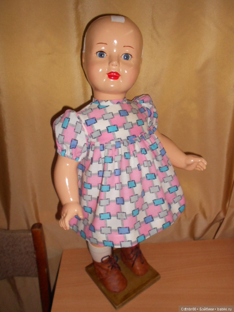 История о коммунальной квартире, таинственной третьей комнате и кукле, о которой мечтала с детства