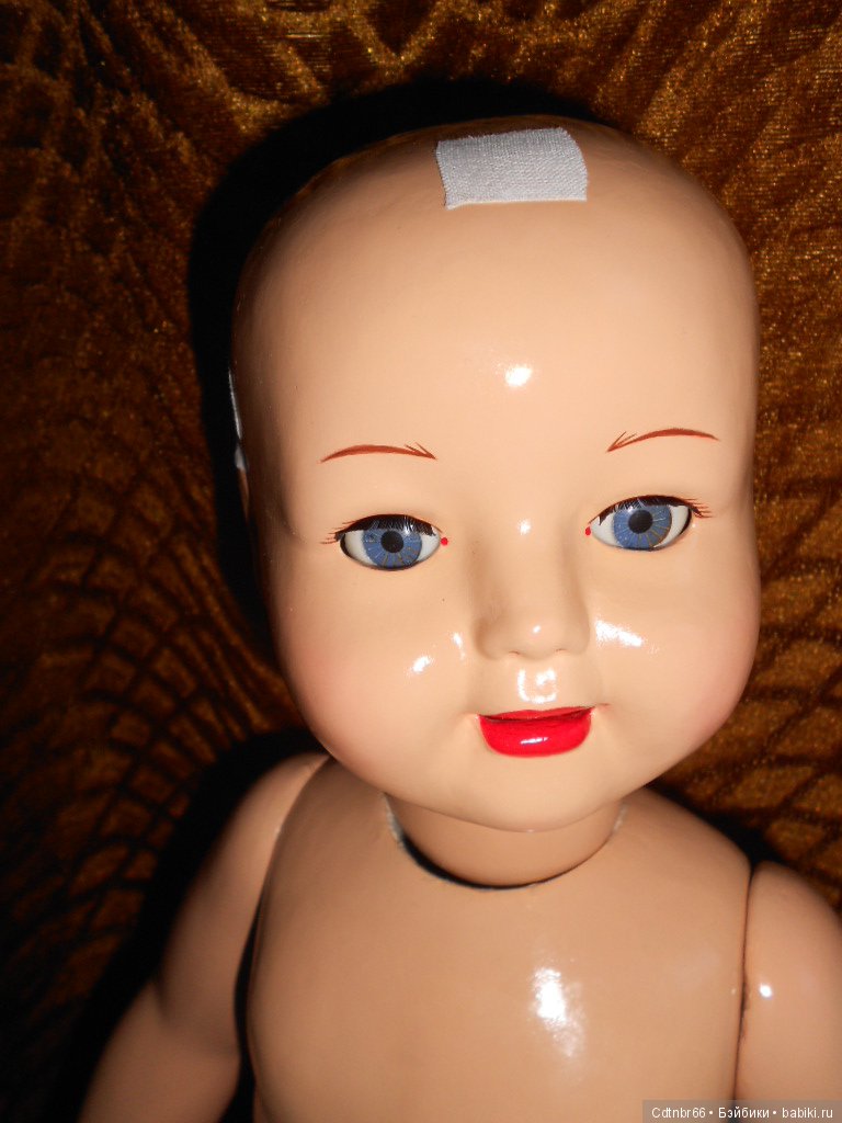 История о коммунальной квартире, таинственной третьей комнате и кукле, о которой мечтала с детства