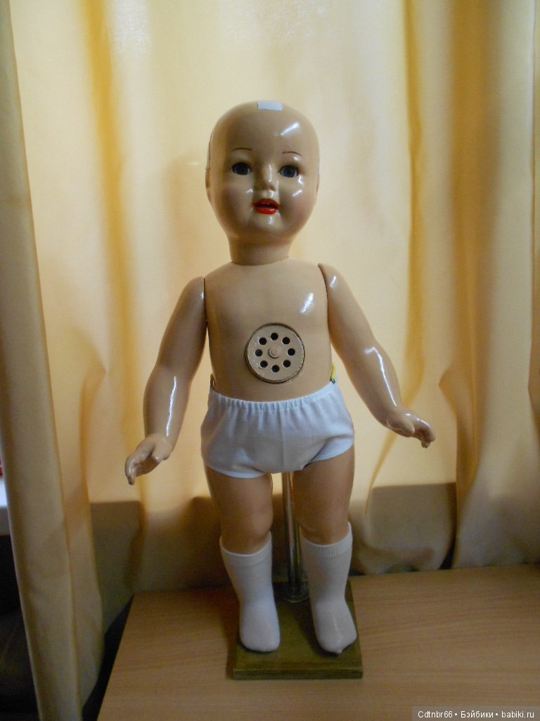 История о коммунальной квартире, таинственной третьей комнате и кукле, о которой мечтала с детства