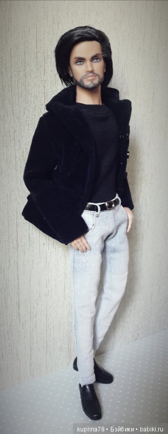 Красивый мужчина на радость дамам