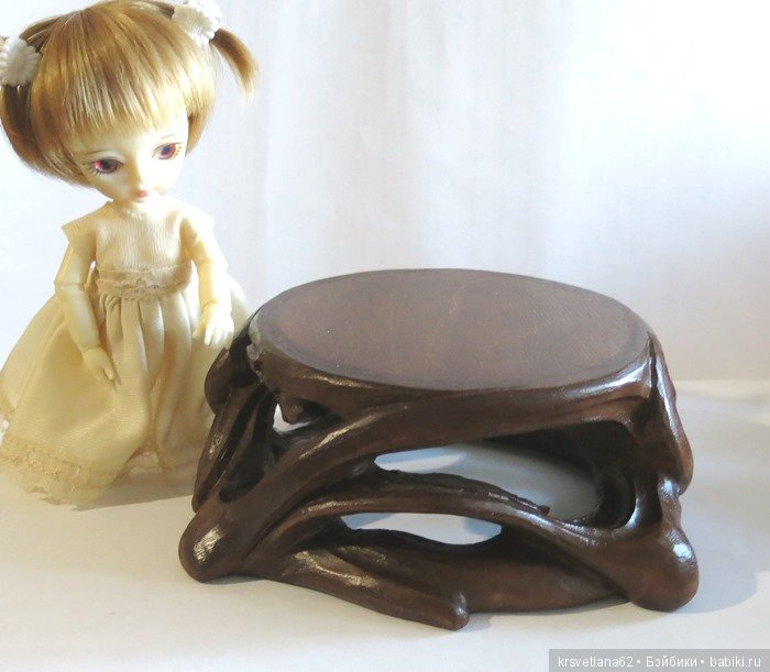 Подставка для кукол — Аксессуары для кукол своими руками: идеи (фото 2)