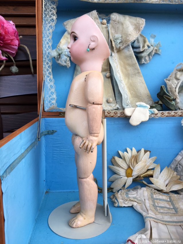 Demoiselle Jumeau с коробкой и великолепным оригинальным гардеробом