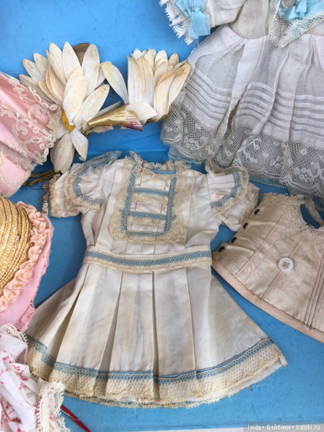 Demoiselle Jumeau с коробкой и великолепным оригинальным гардеробом