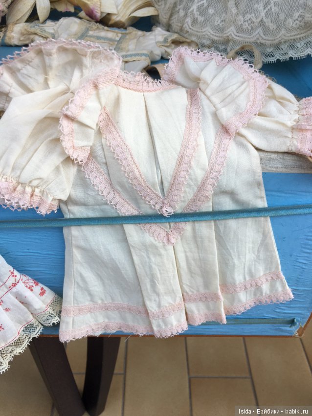 Demoiselle Jumeau с коробкой и великолепным оригинальным гардеробом