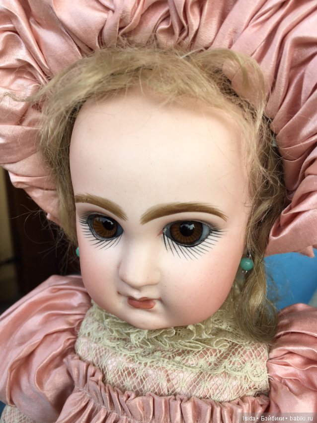 Demoiselle Jumeau с коробкой и великолепным оригинальным гардеробом