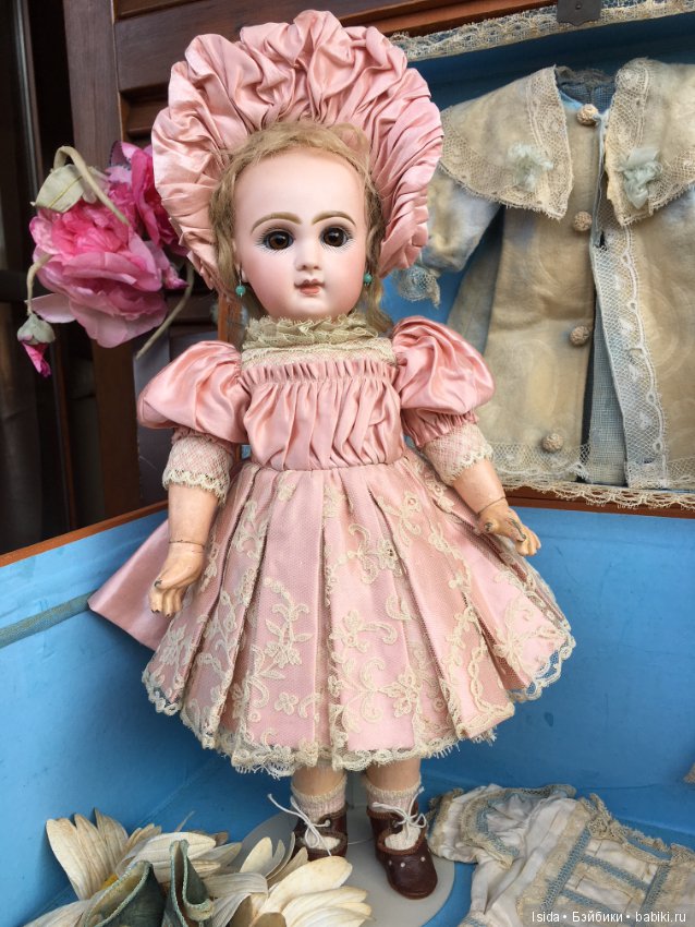Demoiselle Jumeau с коробкой и великолепным оригинальным гардеробом (фото 10)