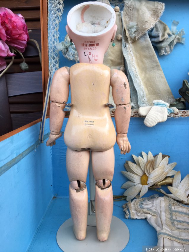 Demoiselle Jumeau с коробкой и великолепным оригинальным гардеробом