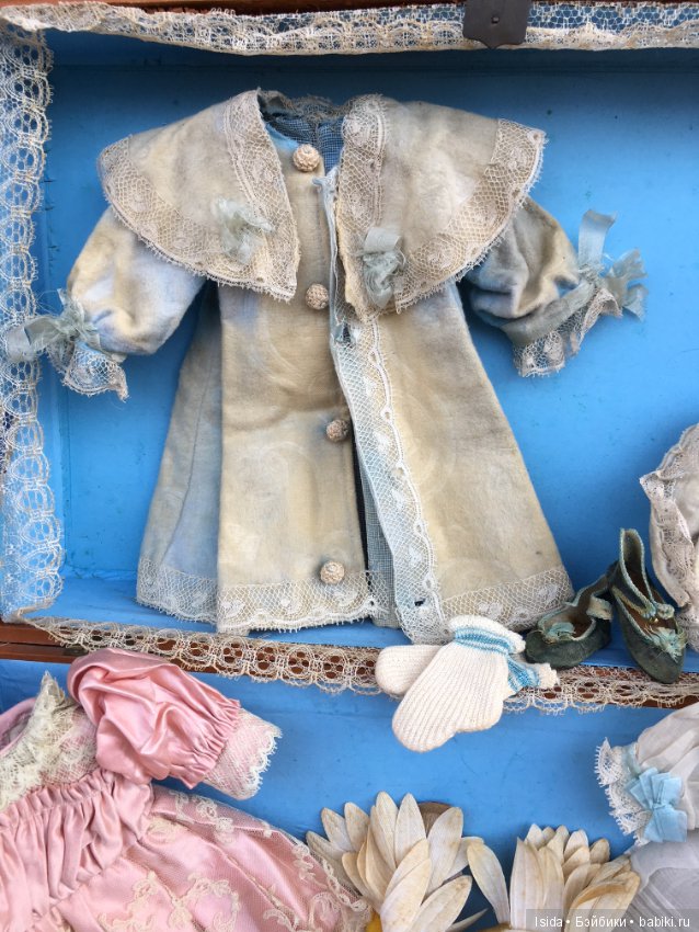 Demoiselle Jumeau с коробкой и великолепным оригинальным гардеробом