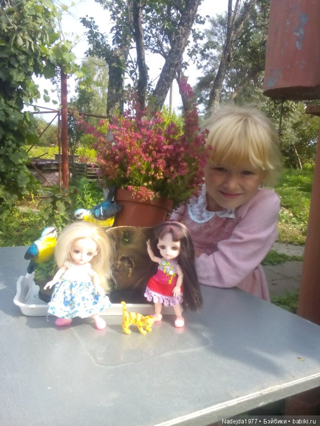 К Алесе приехала сестрёнка Лика