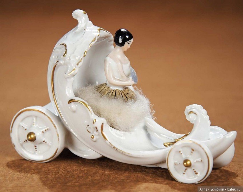 Half doll или фарфоровые куклы-половинки - пудреницы (фото 5)