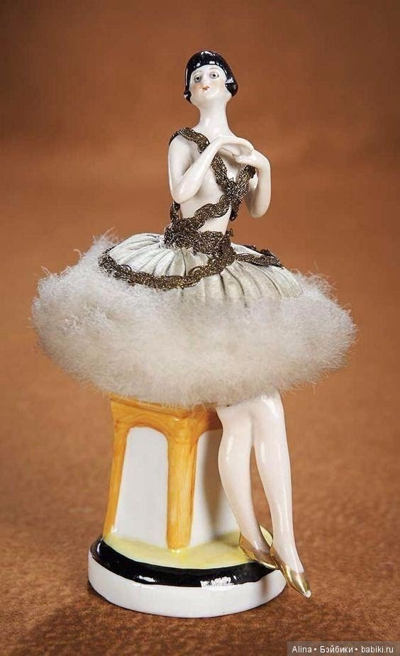 Half doll или фарфоровые куклы-половинки - пудреницы (фото 4)