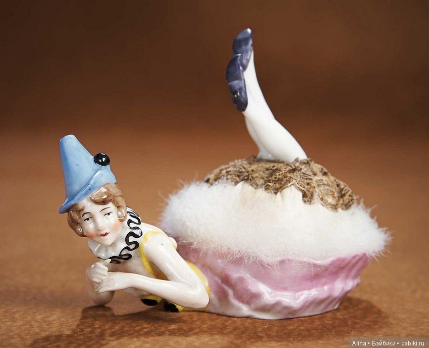 Half doll или фарфоровые куклы-половинки - пудреницы (фото 6)