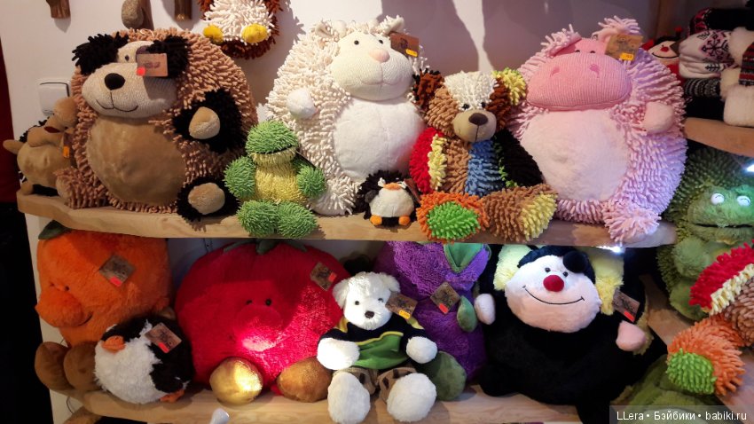 Милые игрушки в пражском магазинчике