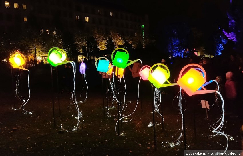 Девчонки,айда погуляем (2) Город света