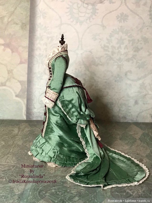 С модных страниц журнала. Коллекционная миниатюра 1/12